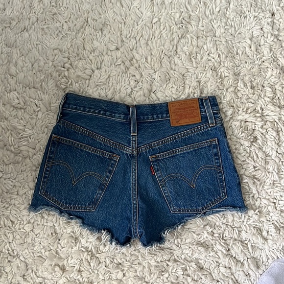 LEVIS WOMENS HIGH RISE DENIM SHORTS - Picture 2 of 4